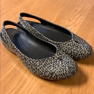 women’s animal print crocs flats
